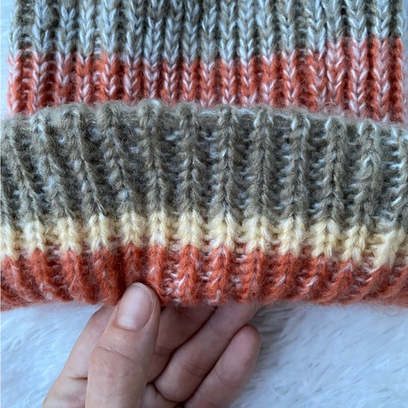 URBAN OUTFITTERS • Multicolor Striped Rib Knit Beanie Hat - Picture 2 of 14